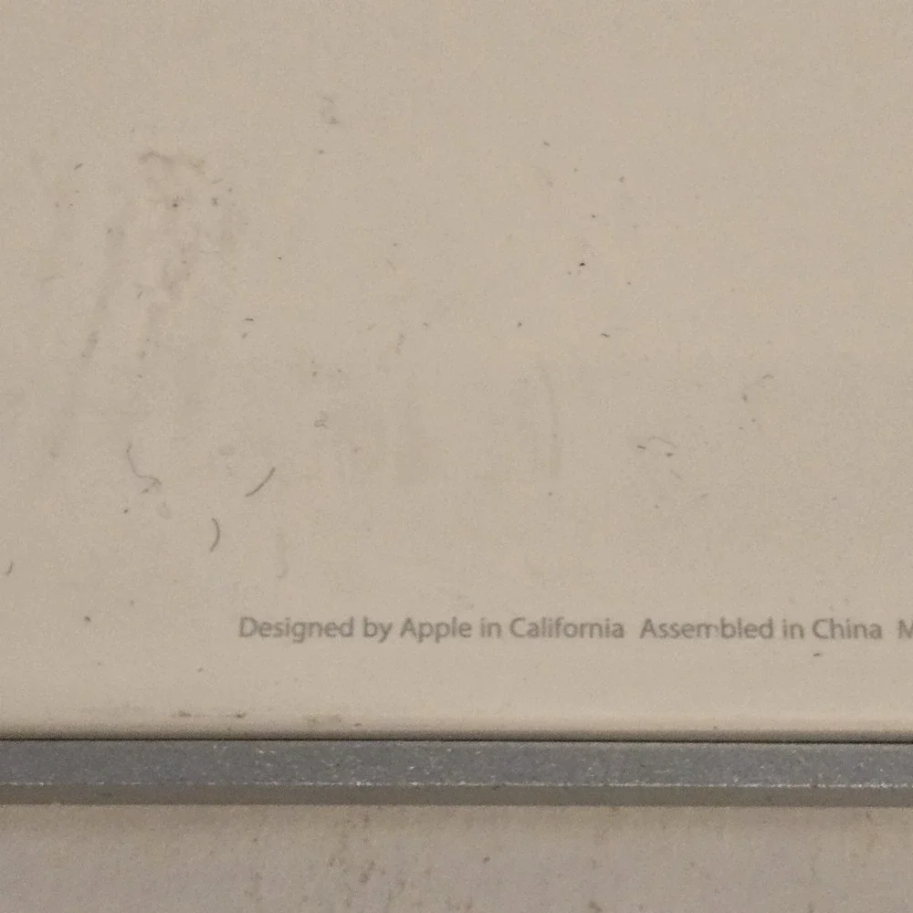 Genuine Apple A1243 Wired Mac Standard‎ USB Keyboard w/ Numeric Keypad